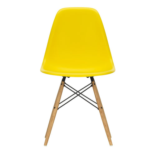 Cadeira Eames em Plástico DSW / Base maple